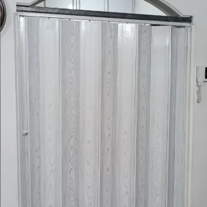 درب آکاردئونی pvc ساده رنگ سفید نقره ای کد S-8